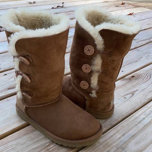 UGG Bailey Button Triplet II Boot Size 5 - Picture 1 of 11